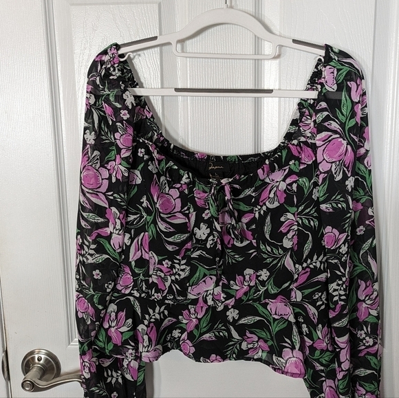 NWT Japna Girly Black and Purple‎ Floral Flowy Cropped Blouse Size Large - Picture 4 of 8